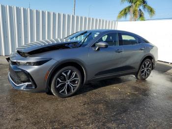  Salvage Toyota Crown Xle