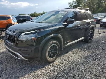  Salvage Nissan Pathfinder