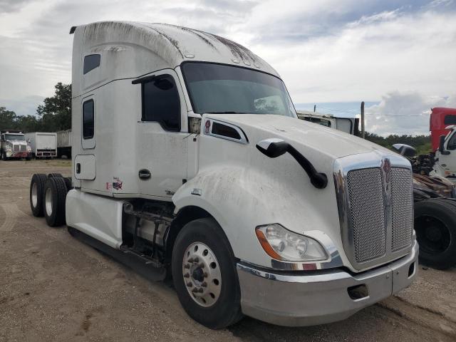  Salvage Kenworth Constructi