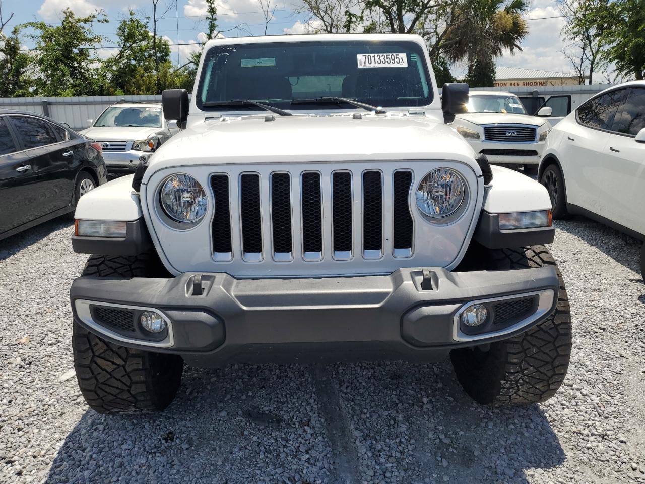 Jeep Wrangler Sahara Image 11