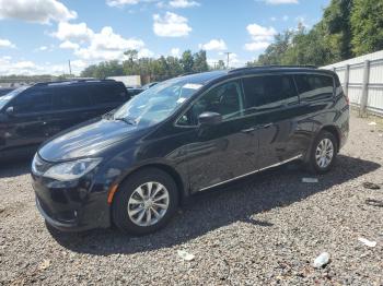  Salvage Chrysler Pacifica