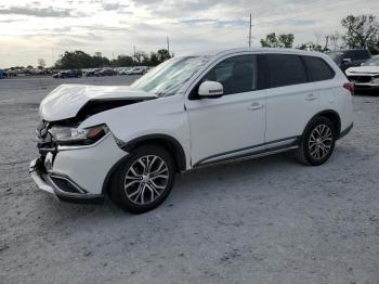  Salvage Mitsubishi Outlander