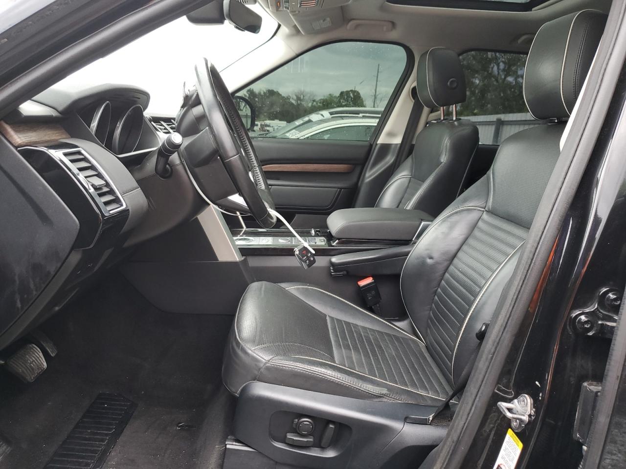 Land Rover Discovery Hse Image 12