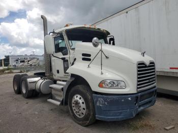  Salvage Mack Cxu613