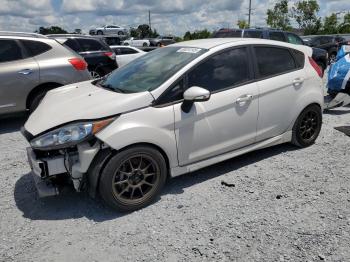  Salvage Ford Fiesta