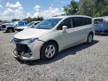  Salvage Chrysler Pacifica