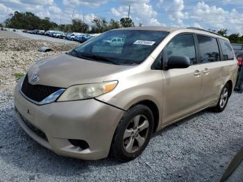  Salvage Toyota Sienna