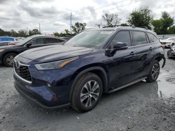  Salvage Toyota Highlander