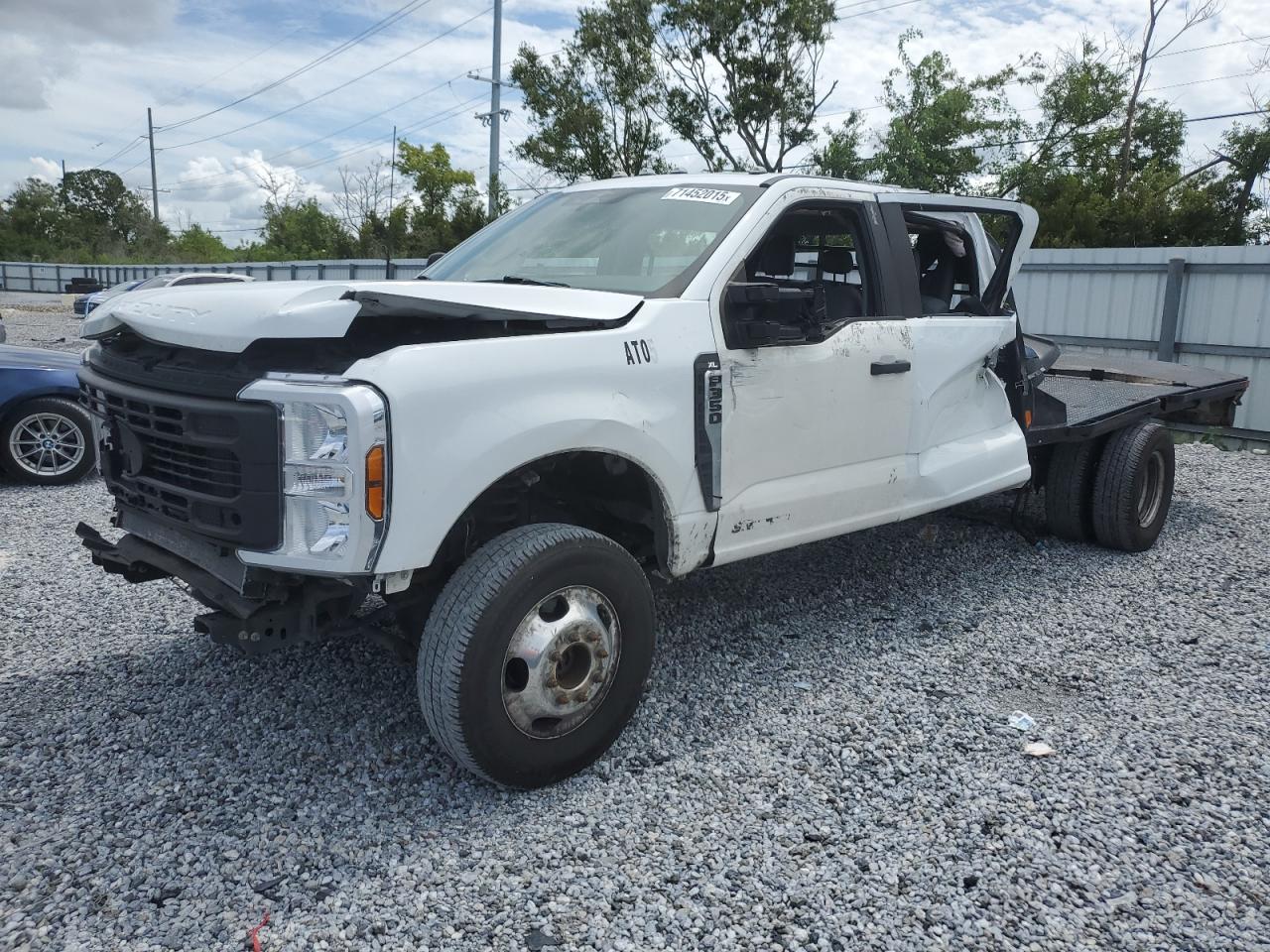 Ford F-350 Super Duty Image 1