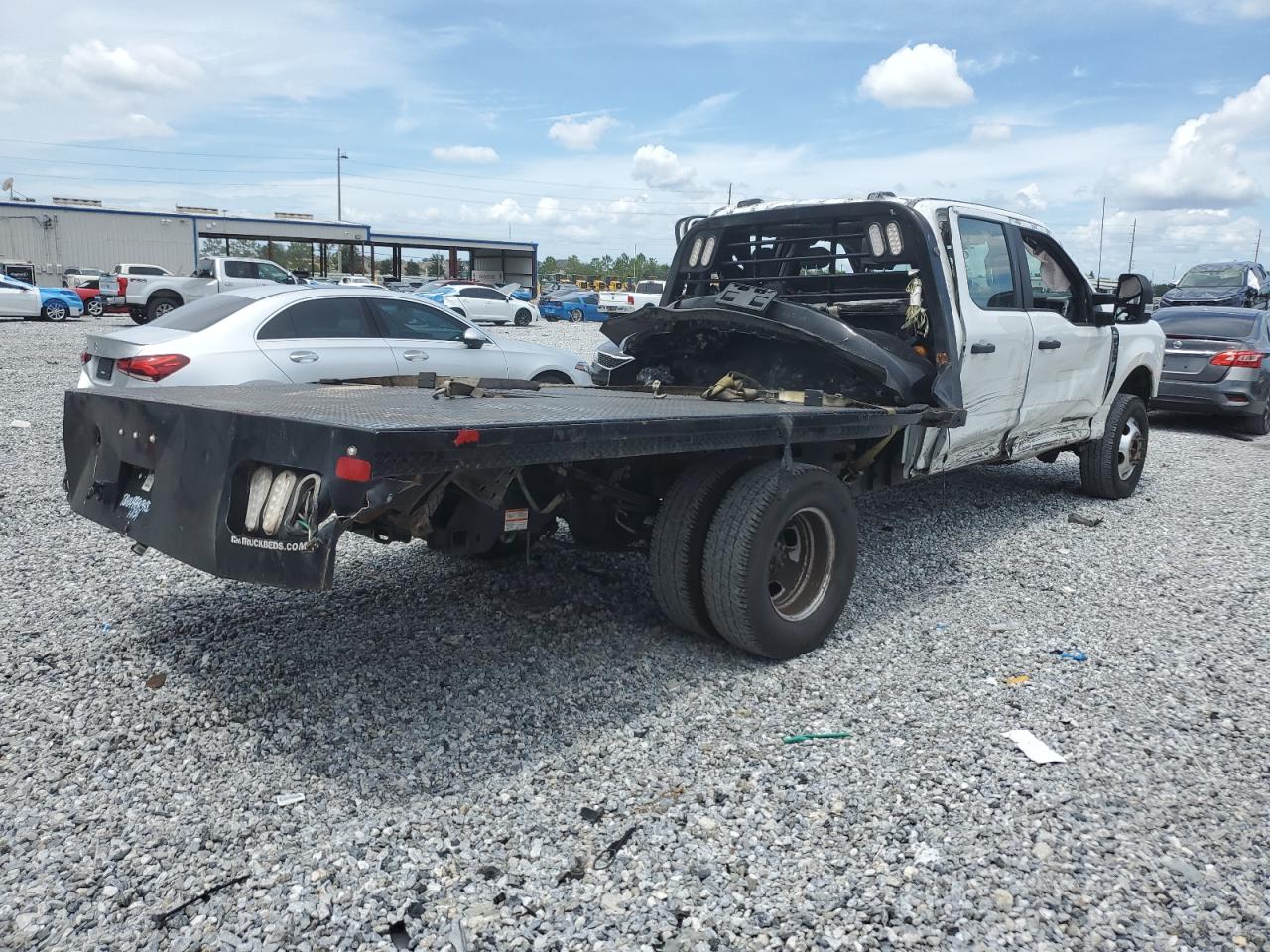 Ford F-350 Super Duty Image 3