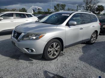  Salvage Nissan Pathfinder