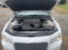 Chrysler 300 Touring Image 8
