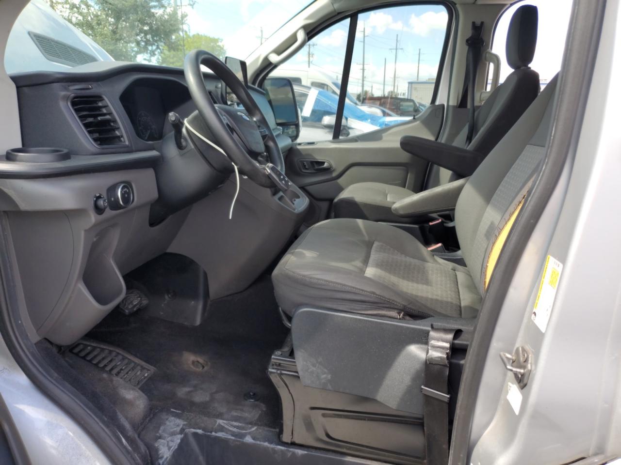 Ford Transit T-350 Image 5