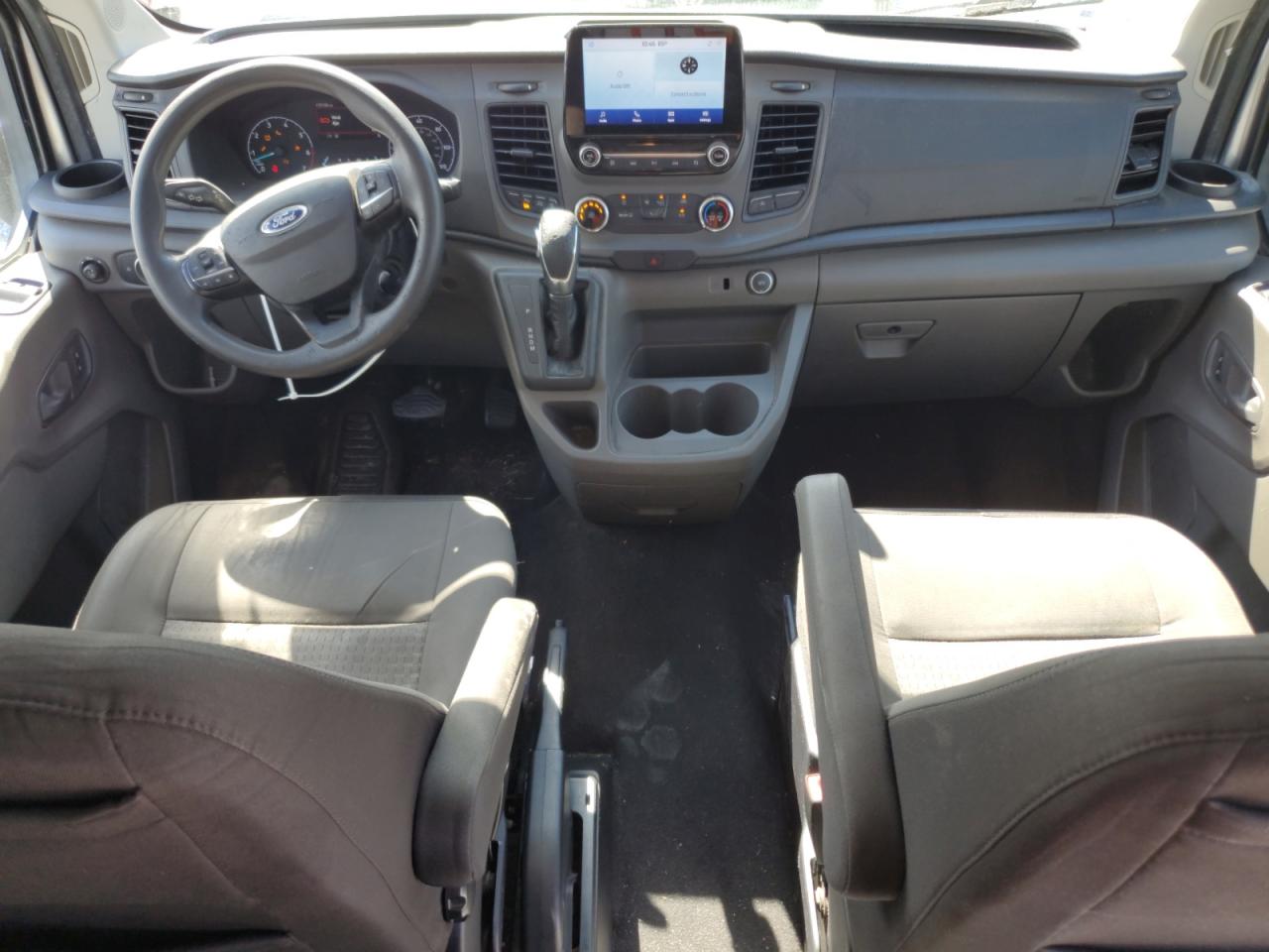 Ford Transit T-350 Image 11