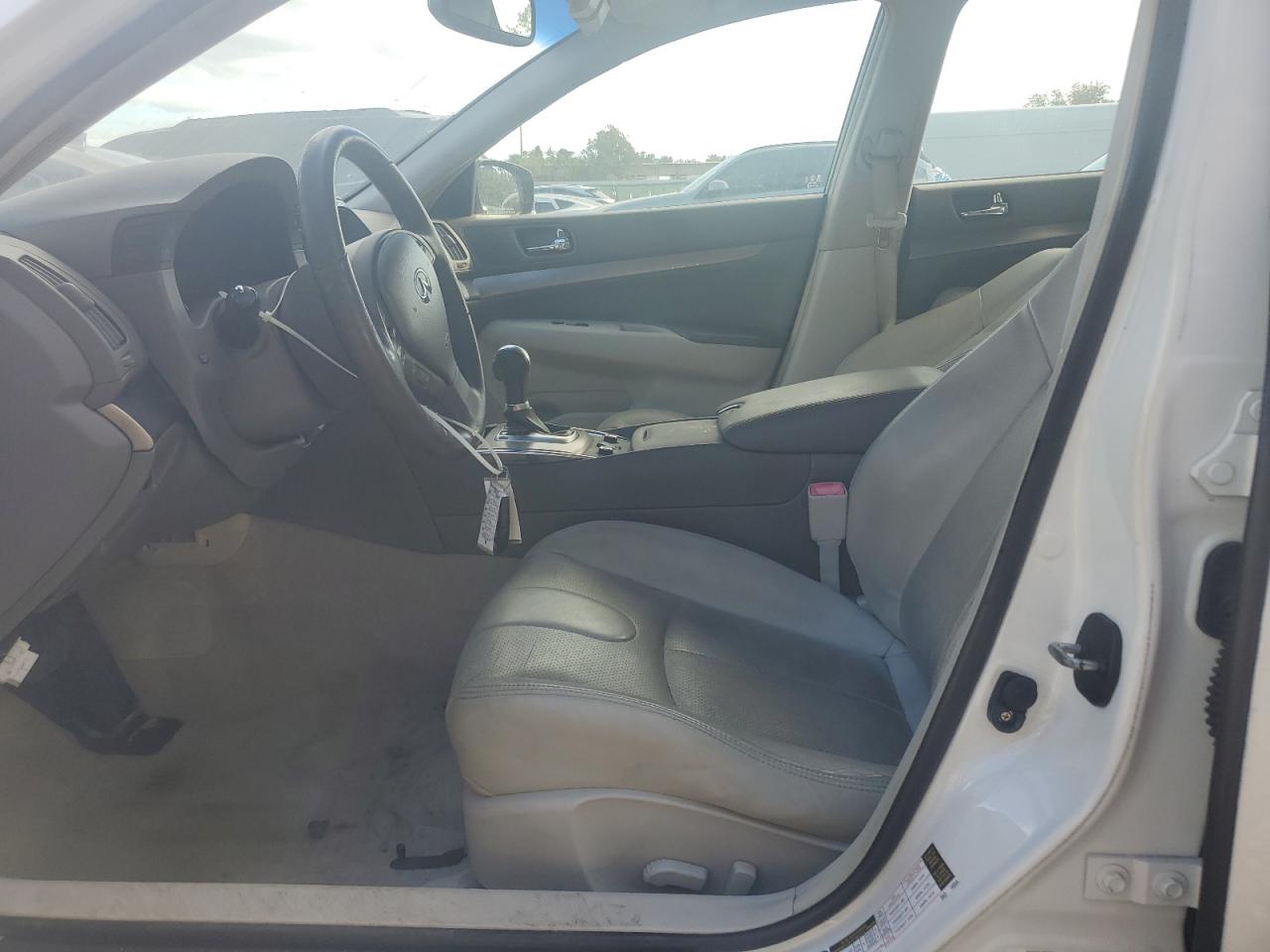 INFINITI Q40 Image 4