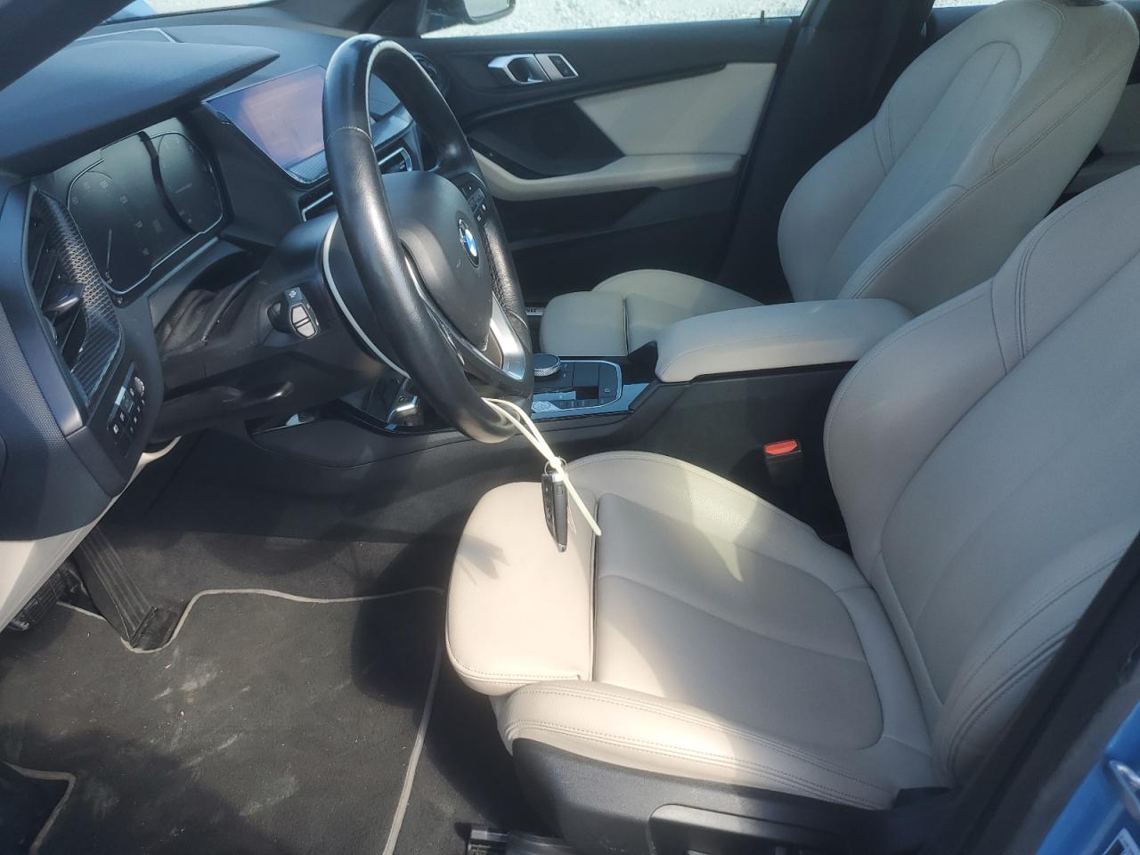 BMW 2 Series Image 6