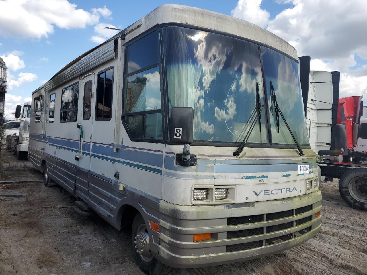 Winnebago Traveltrlr Super Duty Image 1