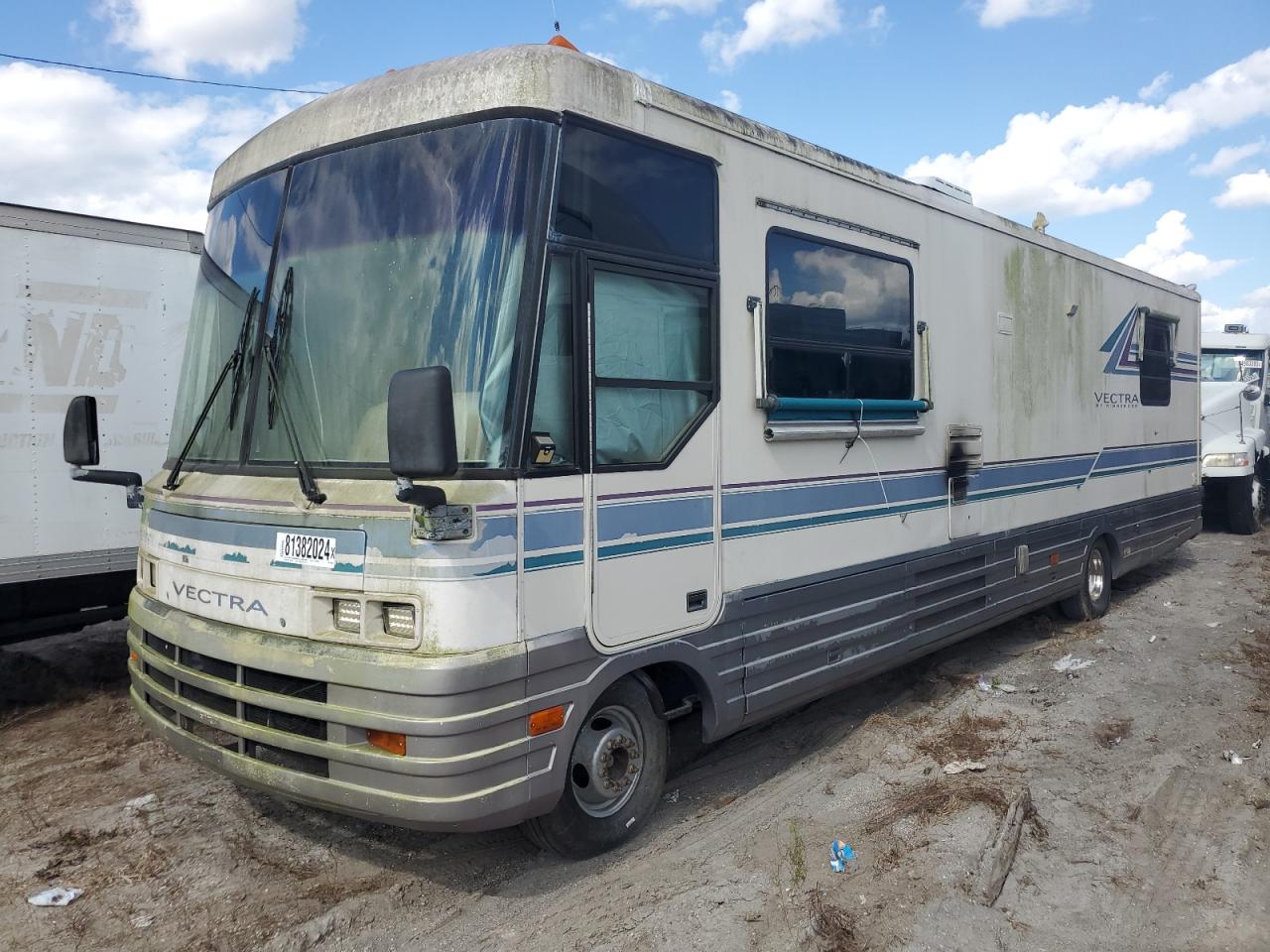 Winnebago Traveltrlr Super Duty Image 10