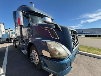  Salvage Volvo Vn