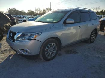  Salvage Nissan Pathfinder