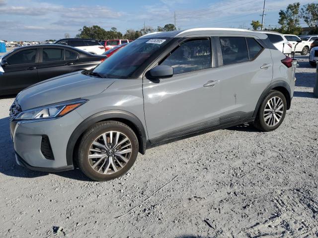  Salvage Nissan Kicks
