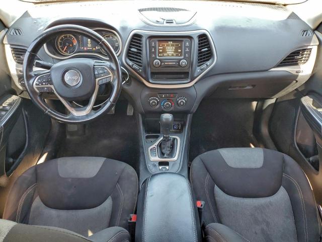 Jeep Grand Cherokee Sport Image 10