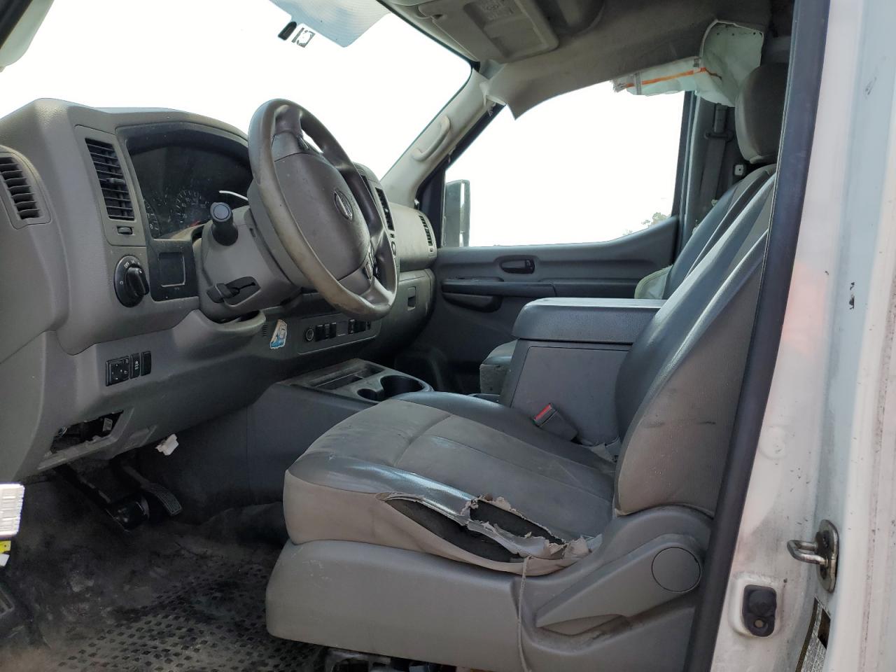 Nissan Nv 2500 S Image 7