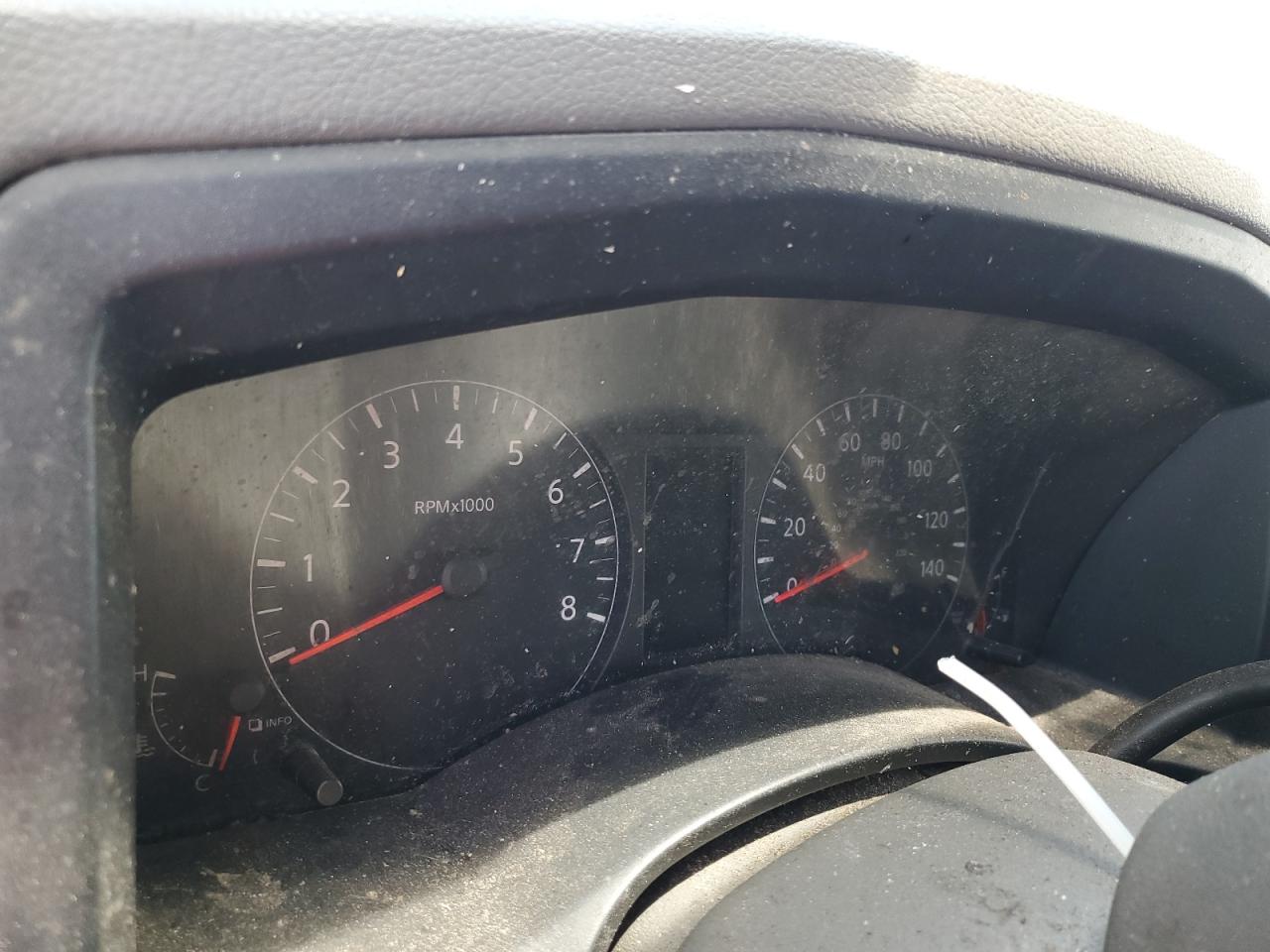 Nissan Nv 2500 S Image 9