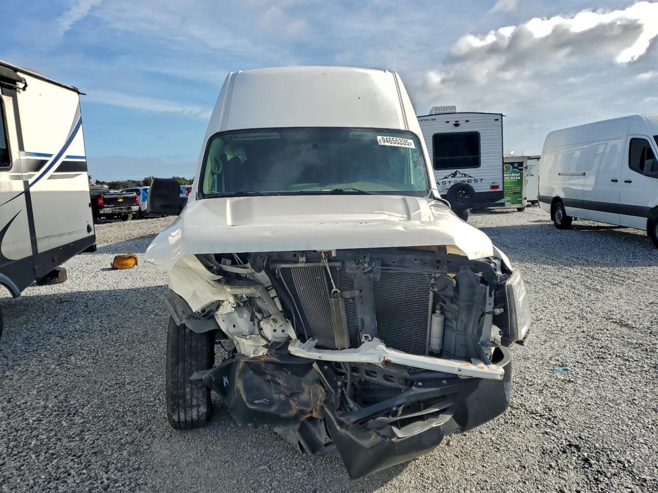 Nissan Nv 2500 S Image 2