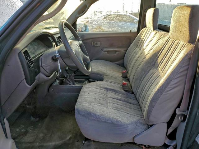 Toyota Tacoma Image 4