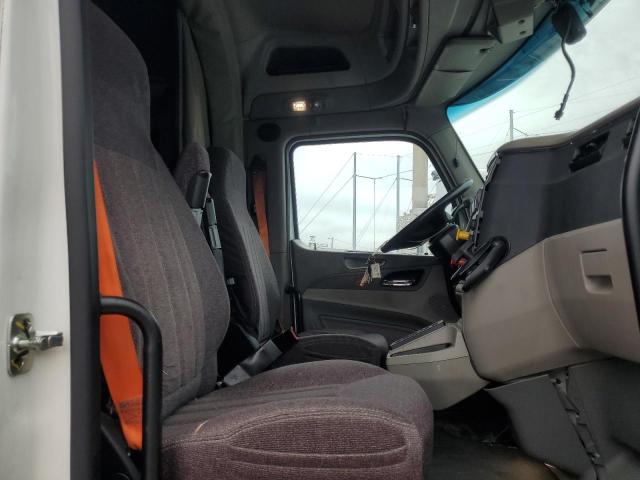 Peterbilt Tractor 579 Image 2