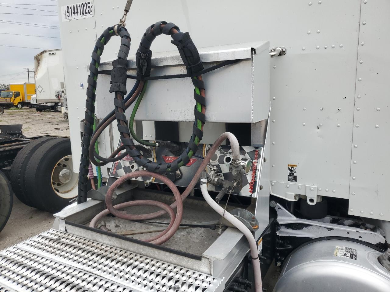 Peterbilt Tractor 579 Image 10