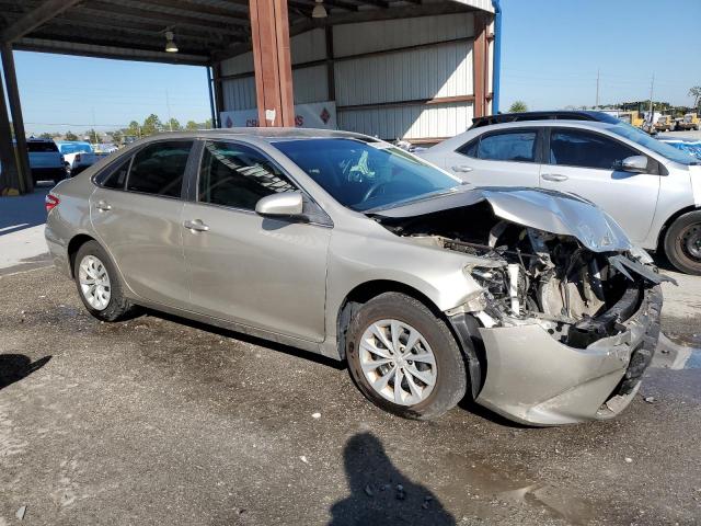 Toyota Camry Le Image 13