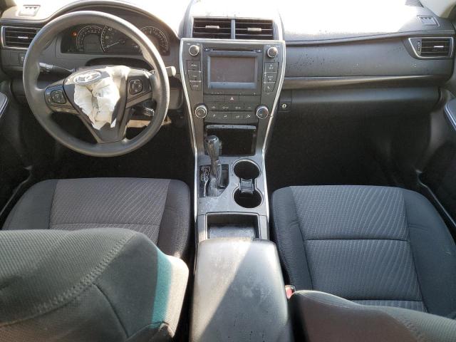 Toyota Camry Le Image 4