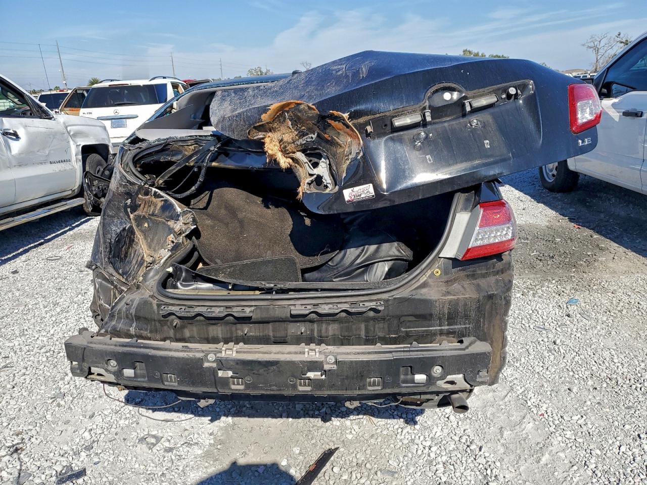 Toyota Camry Base Image 8