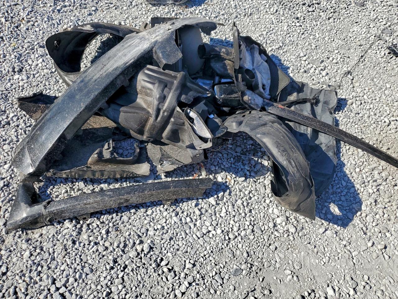 Toyota Camry Base Image 9