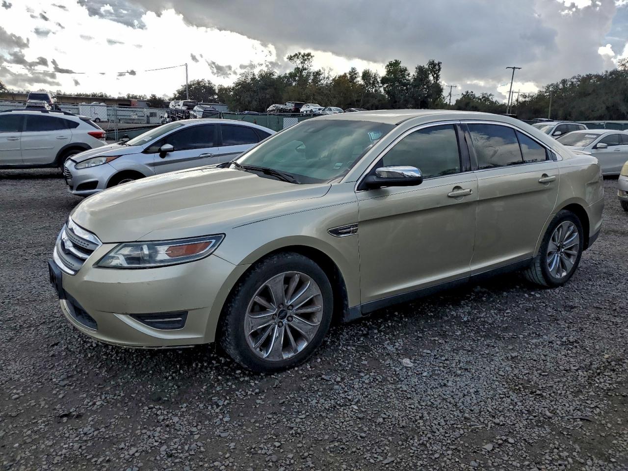 Ford Taurus Limited Image 1