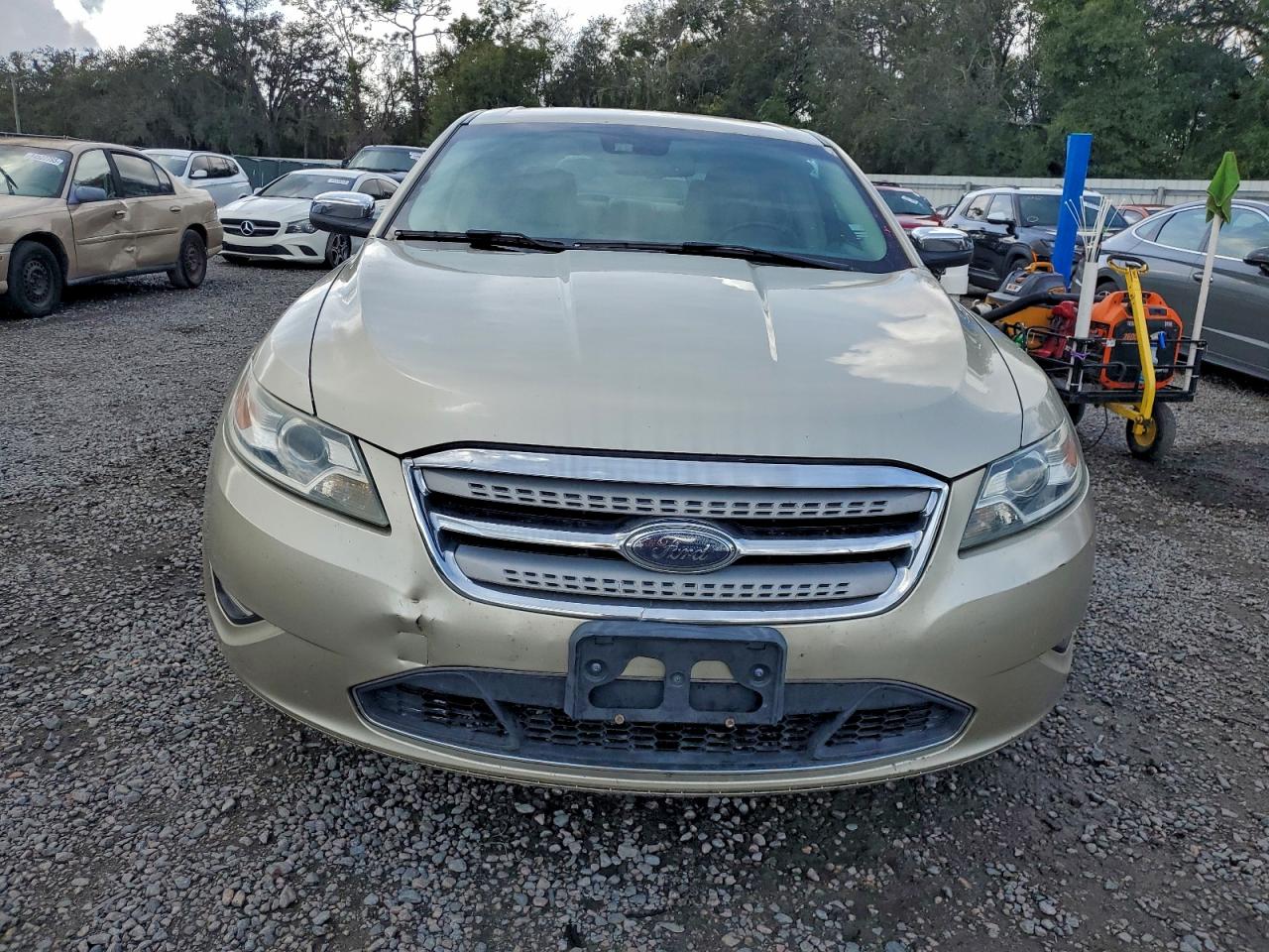 Ford Taurus Limited Image 2