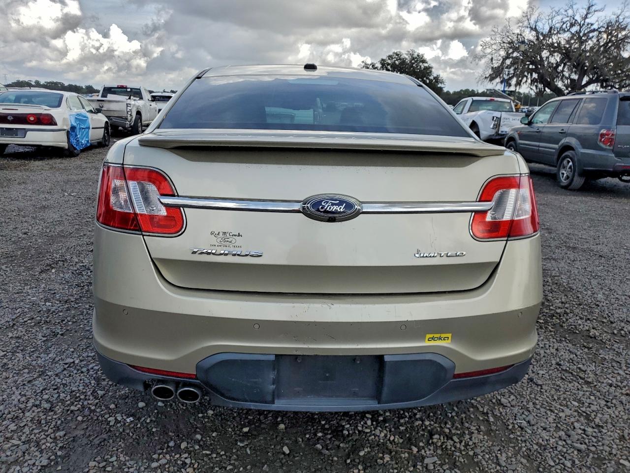 Ford Taurus Limited Image 6