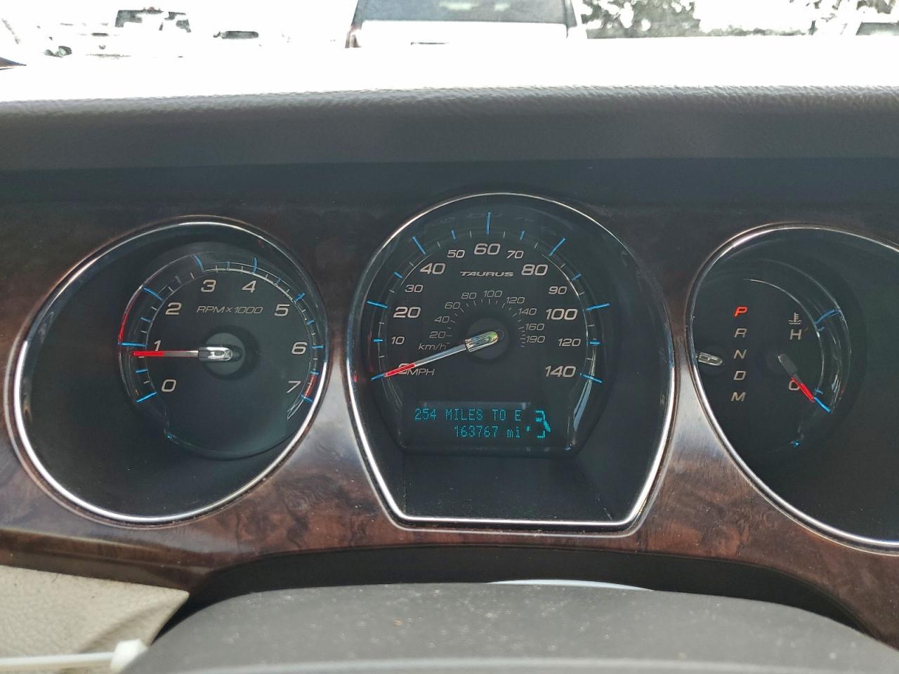 Ford Taurus Limited Image 7