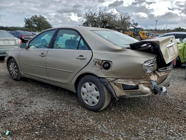 Toyota Camry Le Image 2