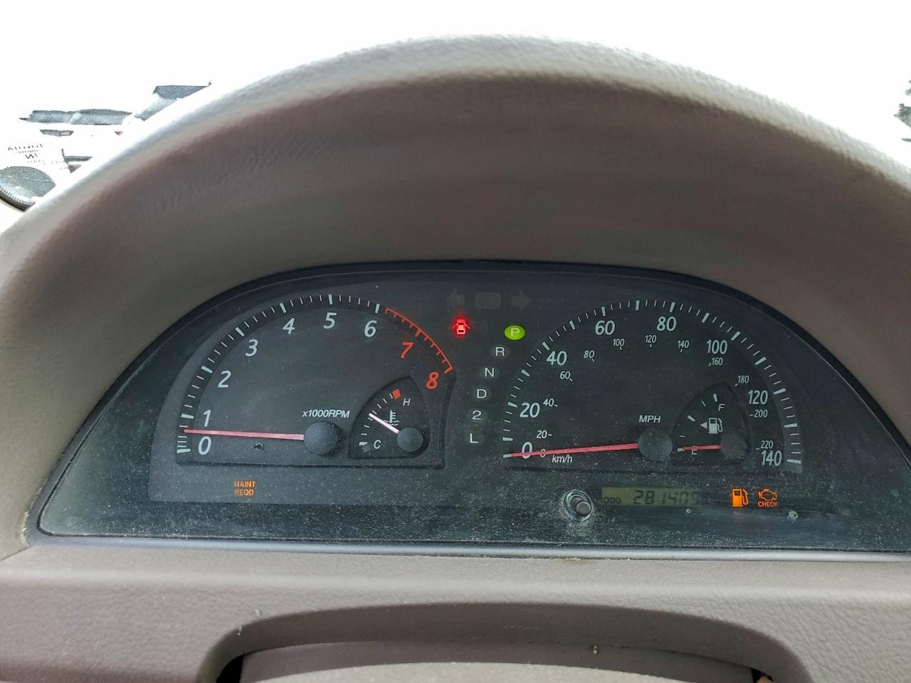 Toyota Camry Le Image 5