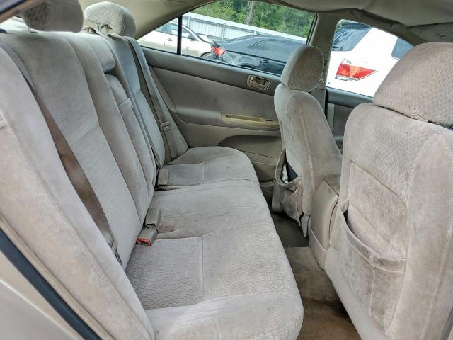 Toyota Camry Le Image 10