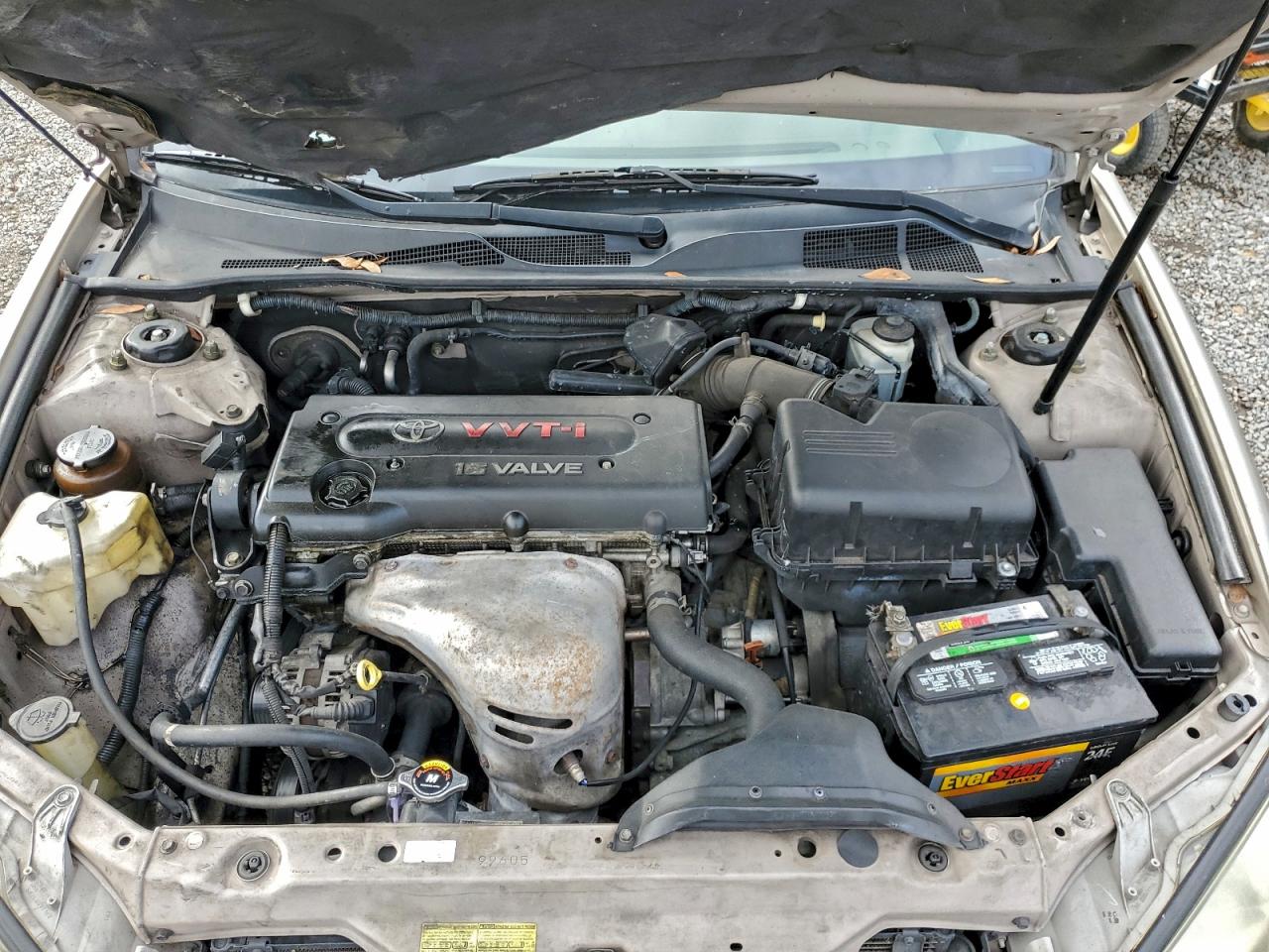 Toyota Camry Le Image 11