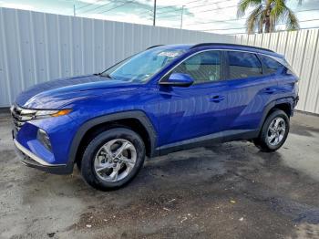  Salvage Hyundai TUCSON