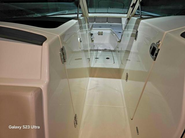 Boston Whaler Other Image 11