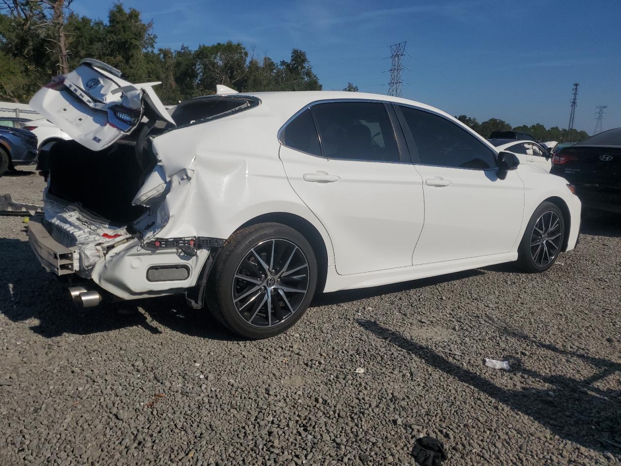 Toyota Camry Se Image 5