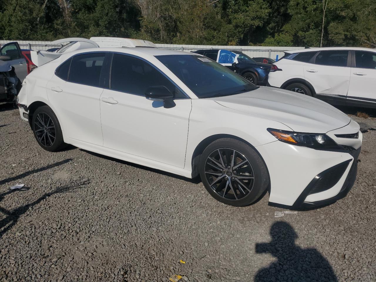 Toyota Camry Se Image 3