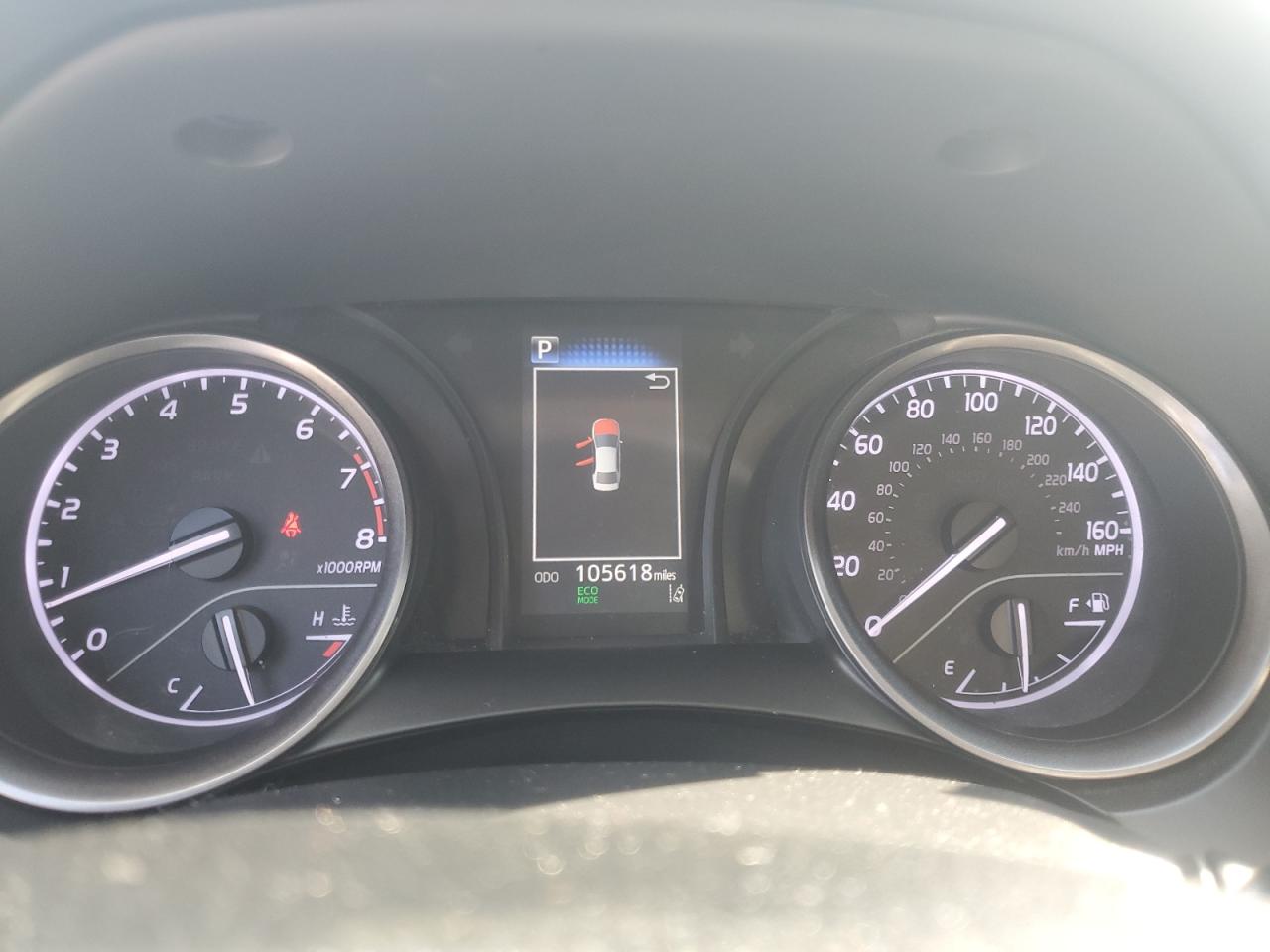 Toyota Camry Se Image 10