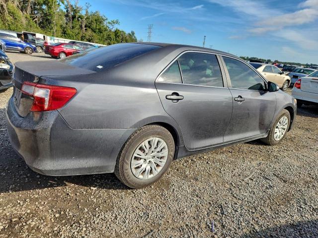 Toyota Camry Base Image 8